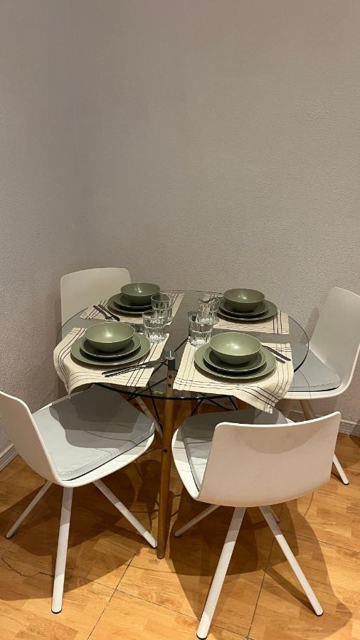 Appartement Piso En Valdeacederas à Madrid Extérieur photo